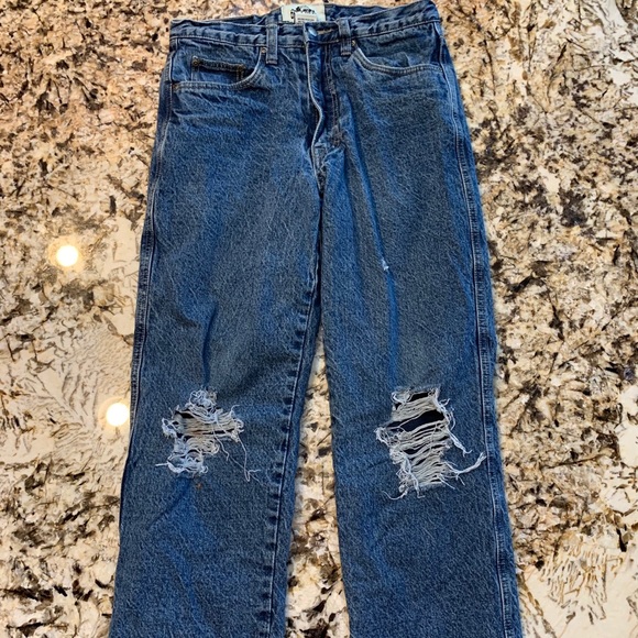 Old Mill Distressed blue mom jeans - Picture 4 of 5